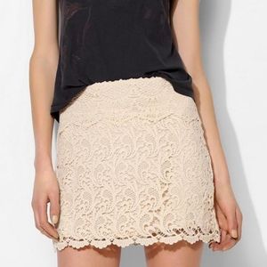 PINS & NEEDLES Cream Lace Crochet Skirt XS